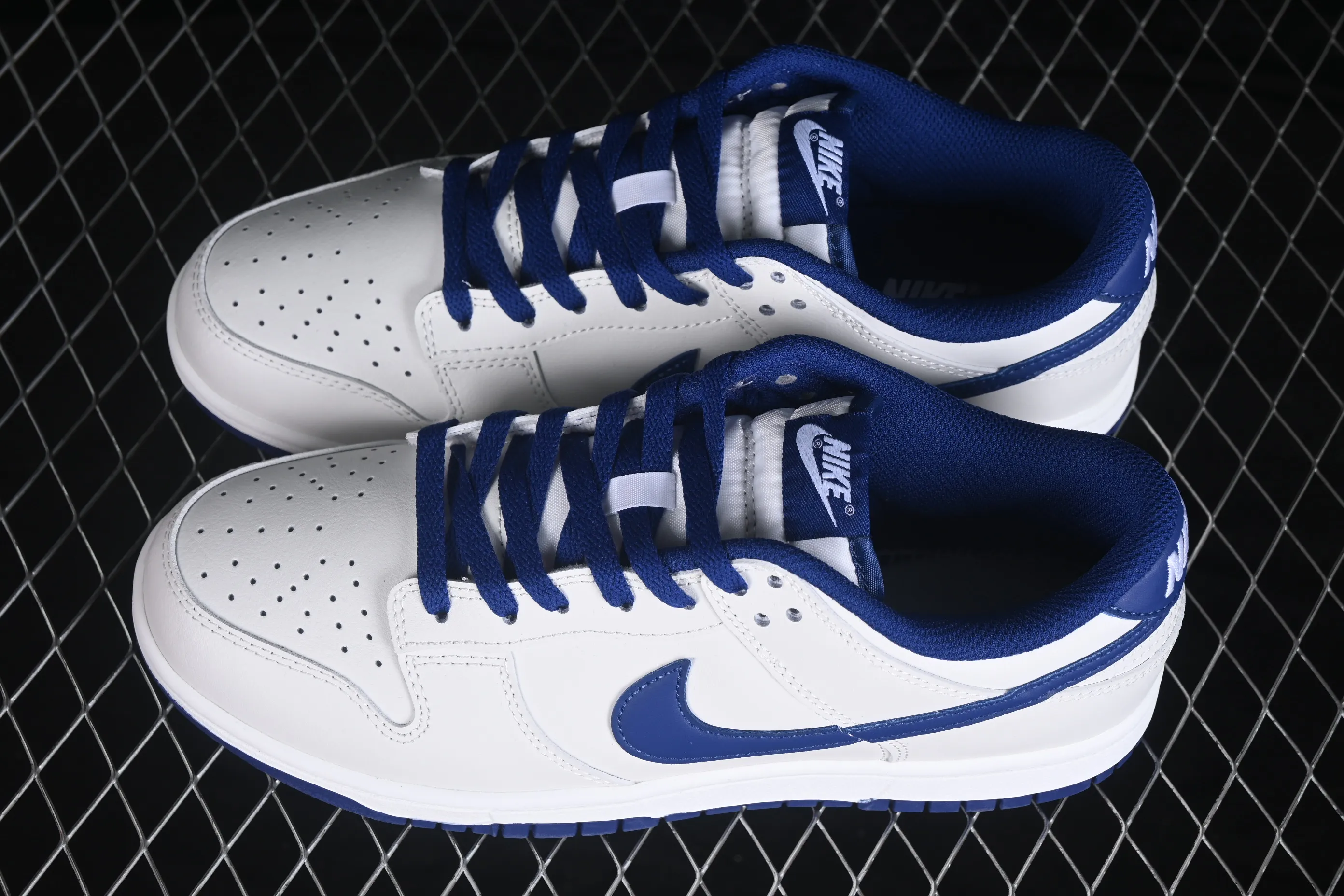 All categories Nk SB Dunk series Nk SB Dunk Low low-top sneakers Nike SB Dunk Low white green low-top casual sneakers HF5441-117